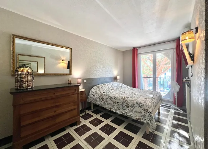 Grand Et Commerces à Pied